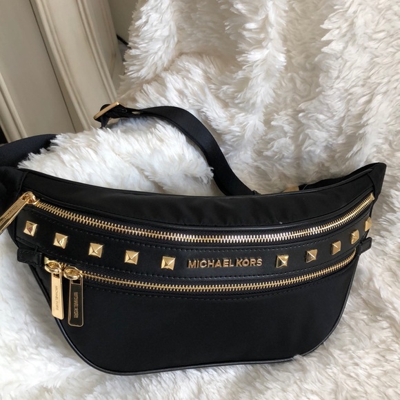 Michael Kors Handbags - NWT Michael Kors fanny pack